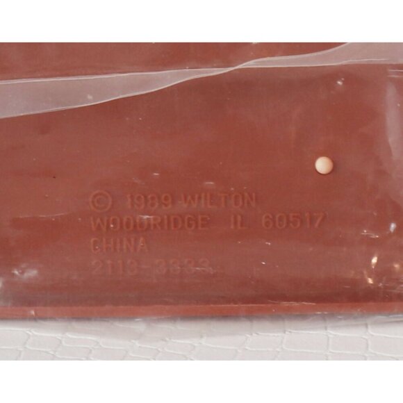 Wilton Cake Decoration 3 AM Feeding Cake Topper Baby Shower Cakes - Picture 4 of 5